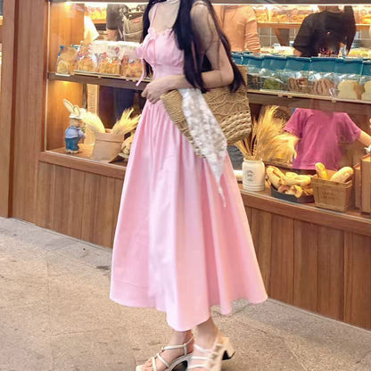 Robe Douce à Encolure Carrée avec Bretelles Fines et Taille Ajustée