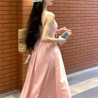 Robe Douce à Encolure Carrée avec Bretelles Fines et Taille Ajustée