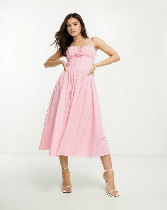 Robe Douce à Encolure Carrée avec Bretelles Fines et Taille Ajustée